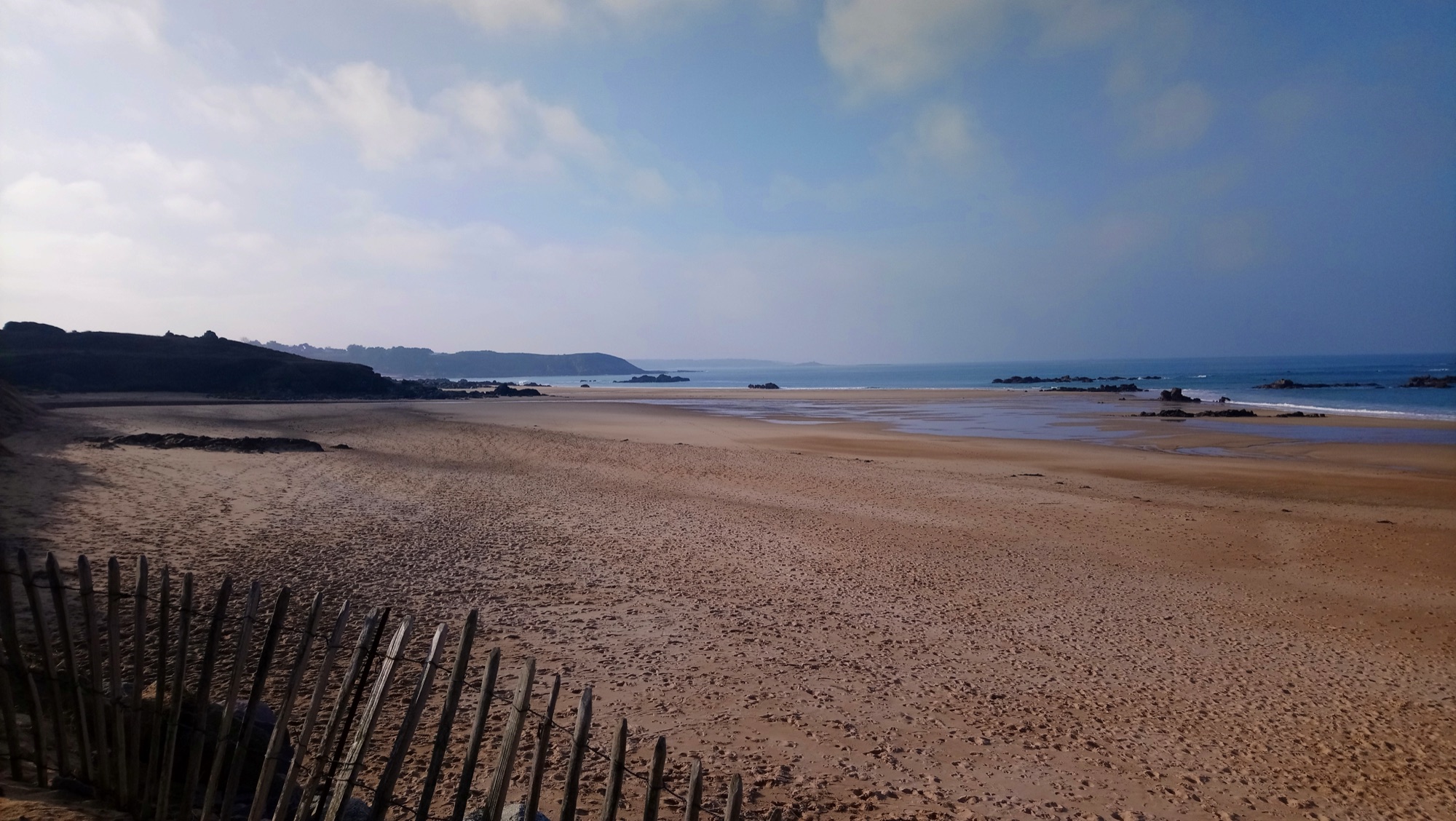La plage des Grèves d'en Bas à Plévenon — photo Llann Wé², CC BY-SA 4.0